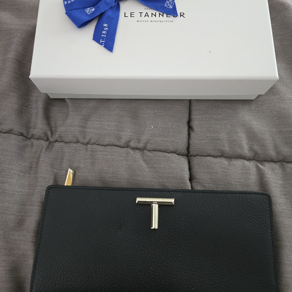 Le Tanneur Black Leather Wallet